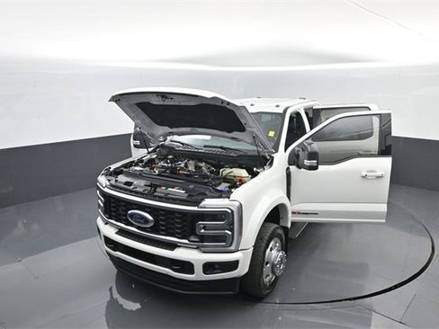 Certified 2025 Ford F450 Platinum image 33