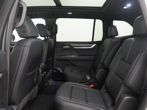 Used 2025 GMC Acadia Elevation w/ Elevation Premium Package image 20