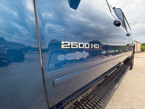 Used 2018 Chevrolet Silverado 2500 LT w/ LT Fleet Convenience Package AWD/4WD image 4