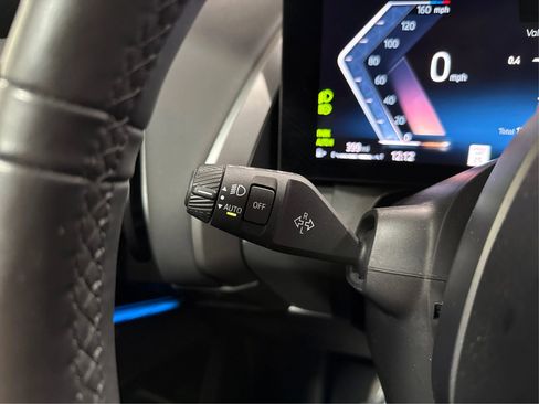 Used 2025 BMW X3 xDrive30i w/ M Sport Package image 19