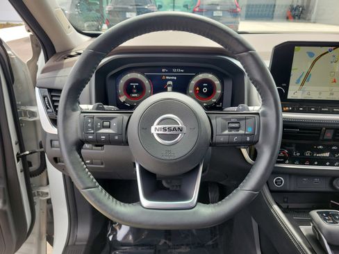 Used 2021 Nissan Rogue Platinum AWD/4WD image 17