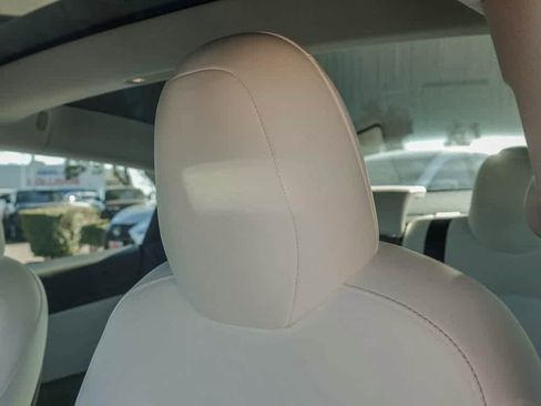 Used 2020 Tesla Model 3 Long Range image 24