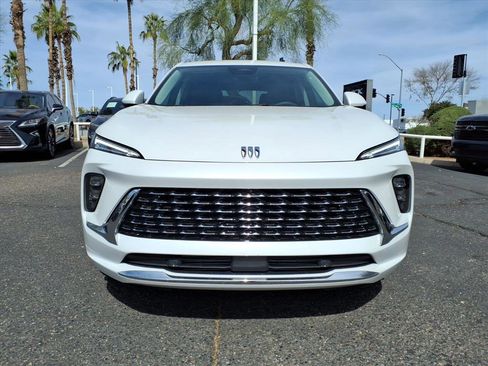 Certified 2025 Buick Envision Avenir image 2