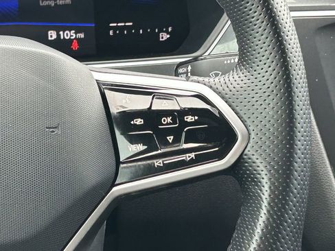 Used 2022 Volkswagen Tiguan SE R-Line image 23