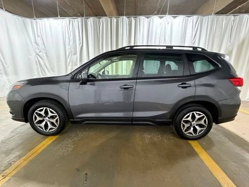 Certified 2023 Subaru Forester Premium AWD/4WD image 4