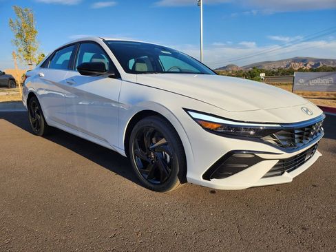 New 2026 Hyundai Elantra SEL Sport image 2