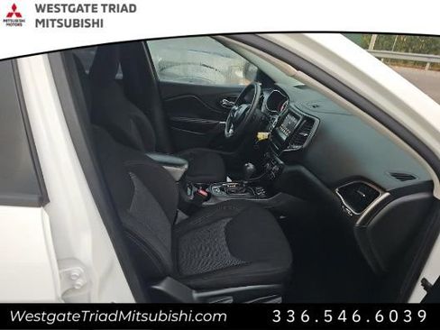 Used 2020 Jeep Cherokee Latitude image 10