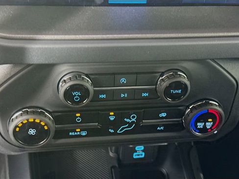 New 2025 Ford Bronco Base image 15