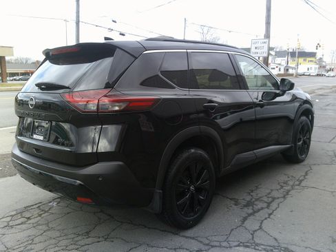 Used 2023 Nissan Rogue SV w/ SV Premium B Package image 5