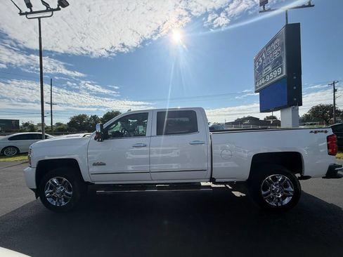 Used 2017 Chevrolet Silverado 2500 High Country w/ Duramax Plus Package AWD/4WD image 7