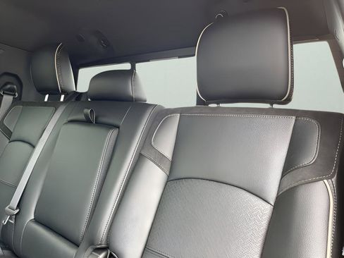 Used 2024 RAM 2500 Laramie w/ Night Edition image 35