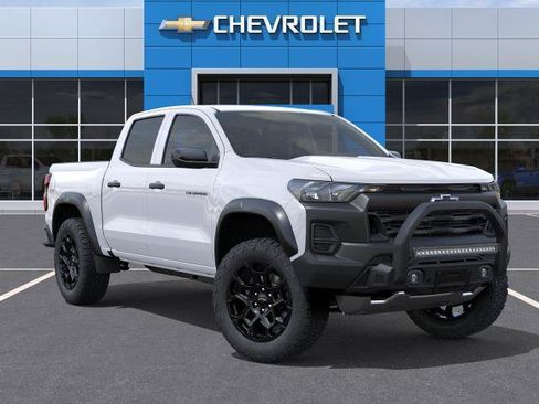 New 2026 Chevrolet Colorado Trail Boss w/ Off-Road Front Bumper Package AWD/4WD image 31