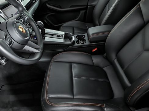 Used 2023 Porsche Macan S AWD/4WD image 28