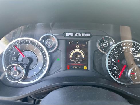 Used 2023 RAM 1500 Big Horn AWD/4WD image 12