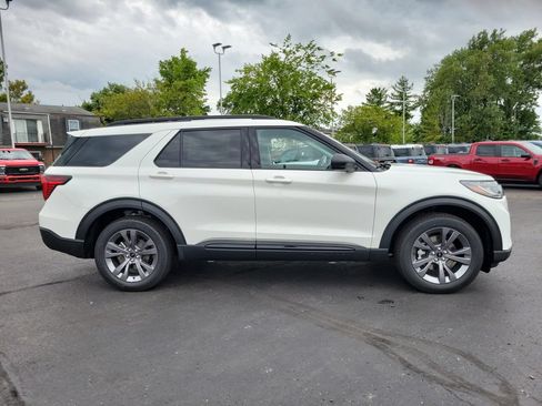 New 2026 Ford Explorer Active w/ Active Comfort Package AWD/4WD image 3