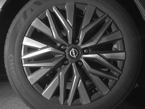 Used 2025 Nissan Altima 2.5 SV image 15