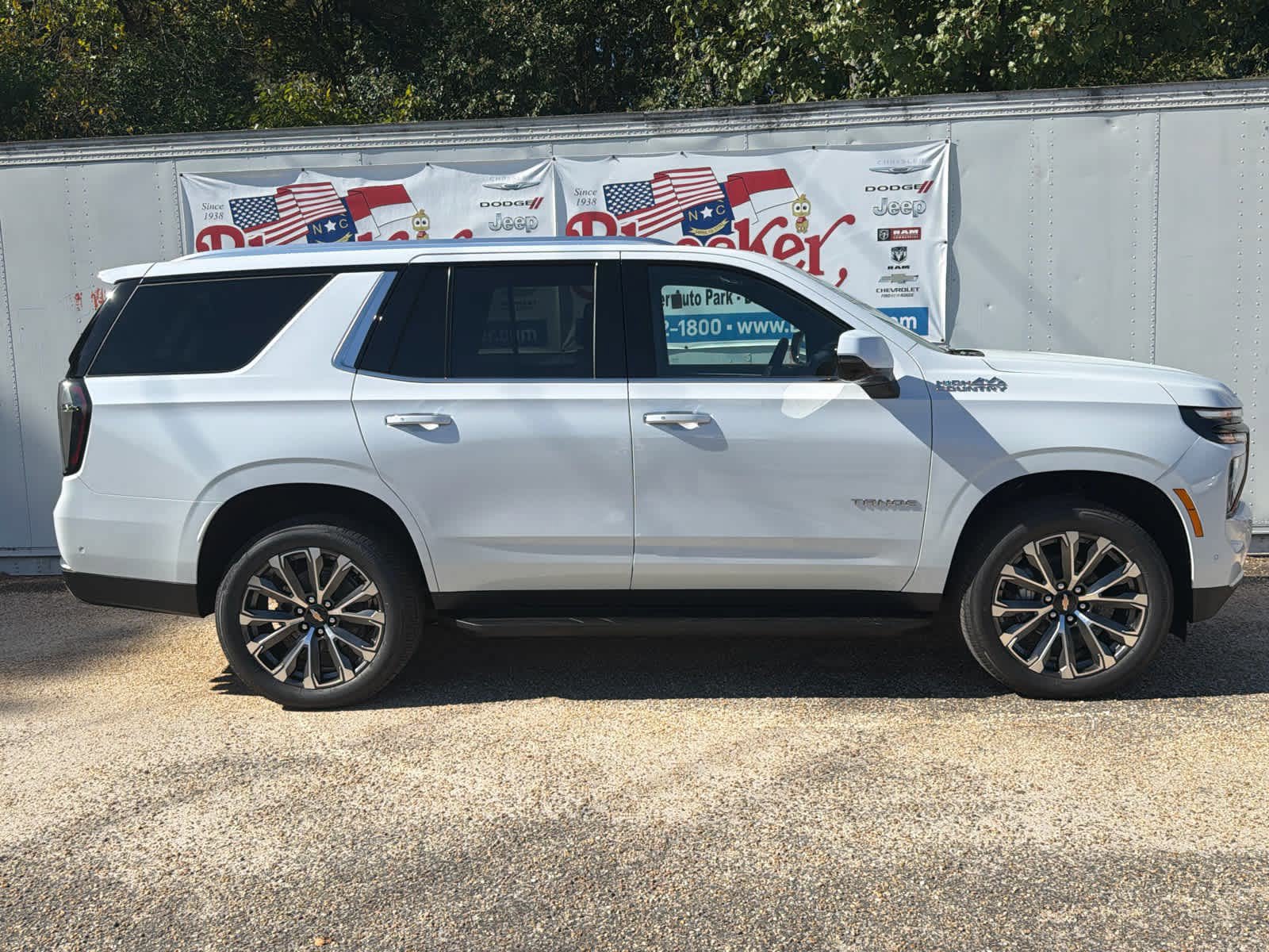 New 2027 Chevrolet Tahoe High Country w/ Sun And Tow Package AWD/4WD image 2