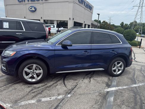 Used 2021 Audi Q5 2.0T Premium w/ Convenience Package AWD/4WD image 1