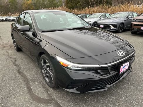 Certified 2025 Hyundai Elantra SEL image 7