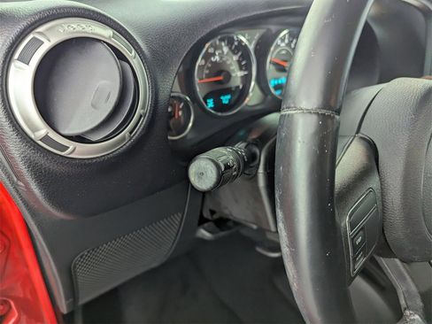 Used 2016 Jeep Wrangler Unlimited Sahara image 20