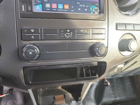 Used 2012 Ford F250 XL w/ Skid Plate Pkg image 29