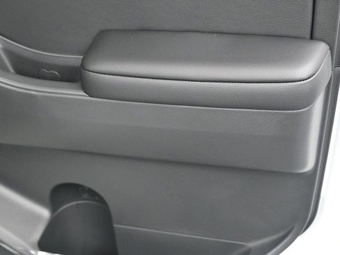 New 2025 Nissan Frontier SV w/ SV Convenience Package image 12