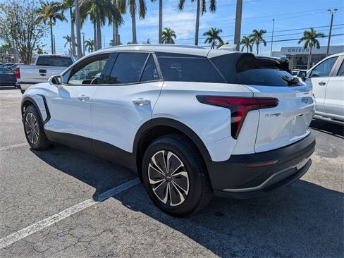 Used 2023 Chevrolet Silverado 1500 LT image 32