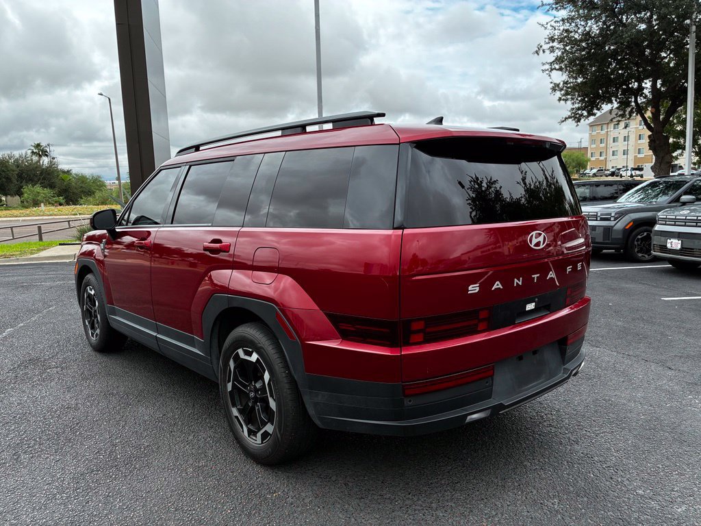 Used 2025 Hyundai Santa Fe SEL FWD image 3
