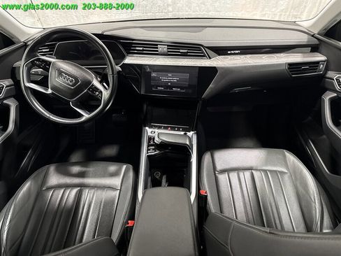 Used 2021 Audi e-tron Premium Plus image 6