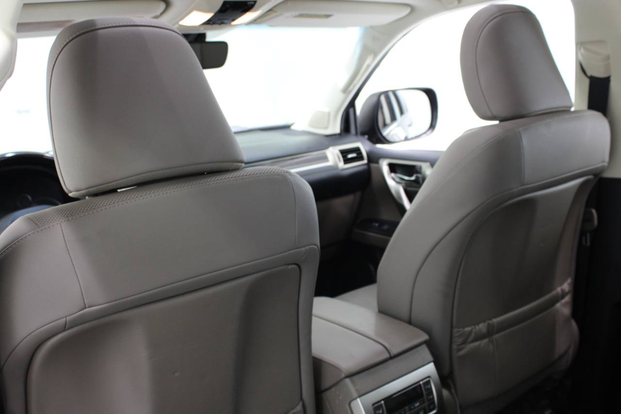 Used 2020 Lexus GX 460 Premium w/ Premium Package AWD/4WD image 35