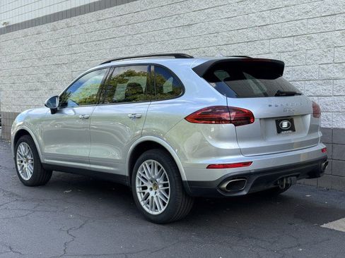 Used 2018 Porsche Cayenne Platinum Edition w/ Premium Package Plus AWD/4WD image 14