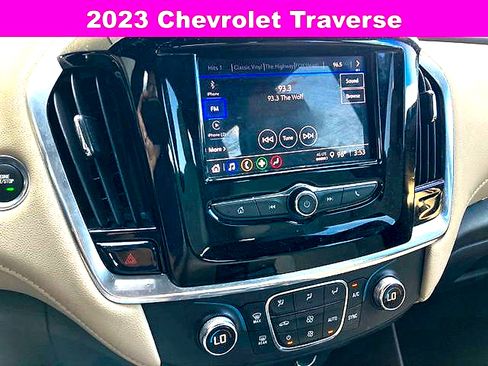 Used 2023 Chevrolet Traverse LS FWD image 16