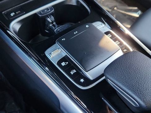 Used 2020 Mercedes-Benz GLB 250 4MATIC image 50