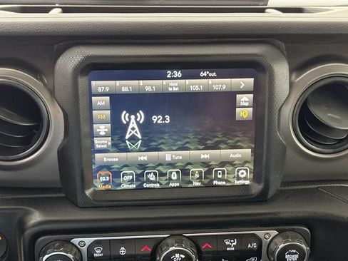 Used 2022 Jeep Gladiator Sport AWD/4WD image 12