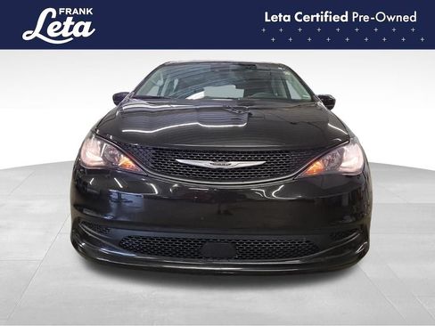 Used 2023 Chrysler Voyager LX FWD image 9