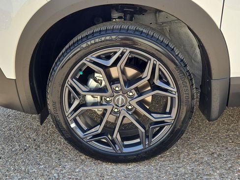 Used 2026 Nissan Kicks SR w/ SR Premium Package FWD image 11