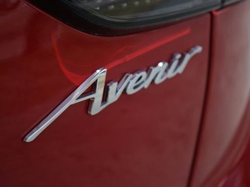 New 2025 Buick Envision Avenir image 9