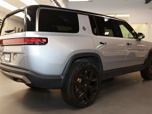 Used 2023 Rivian R1S Adventure image 7