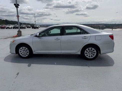 Used 2012 Toyota Camry LE FWD image 6
