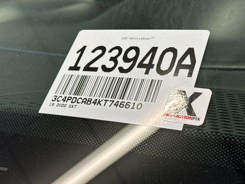 Used 2019 Dodge Journey SE image 25