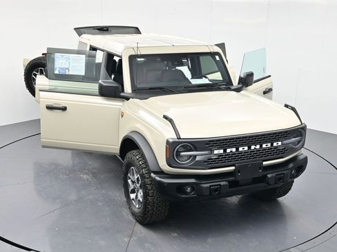Used 2025 Ford Bronco Badlands AWD/4WD image 54