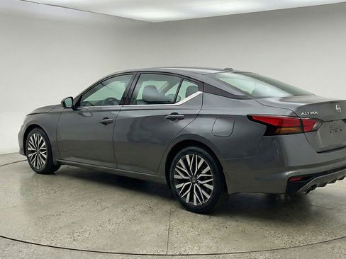 Used 2025 Nissan Altima 2.5 SV image 5