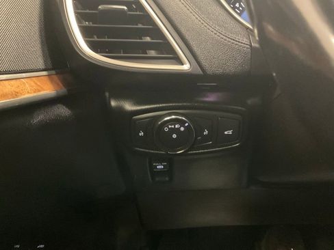 Used 2017 Lincoln MKX Select w/ Select Plus Package AWD/4WD image 16