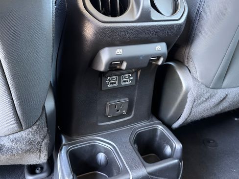 Used 2020 Jeep Wrangler Unlimited Sahara AWD/4WD image 33
