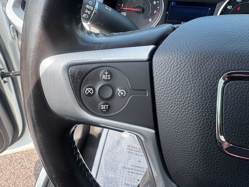 Used 2020 GMC Acadia SLE w/ Driver Convenience Package FWD image 18
