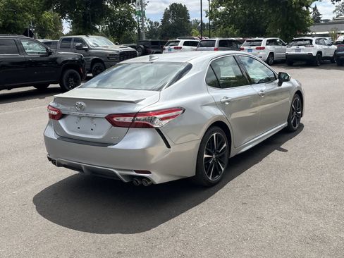 Used 2020 Toyota Camry XSE FWD image 5