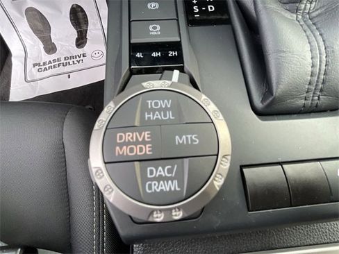 Used 2025 Toyota Tacoma TRD Off-Road image 24