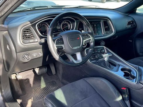 Used 2016 Dodge Challenger R/T Scat Pack RWD image 2