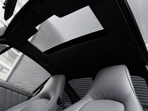 Used 1992 Porsche 911 Turbo RWD image 18