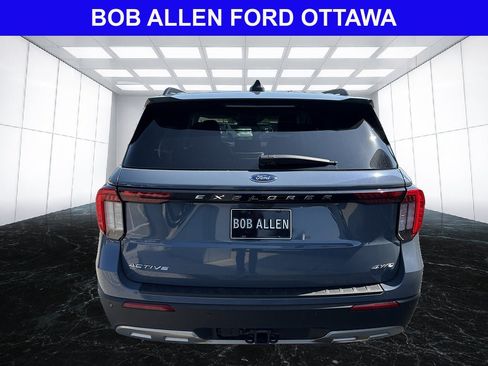 Used 2025 Ford Explorer Active w/ Active Comfort Package AWD/4WD image 4